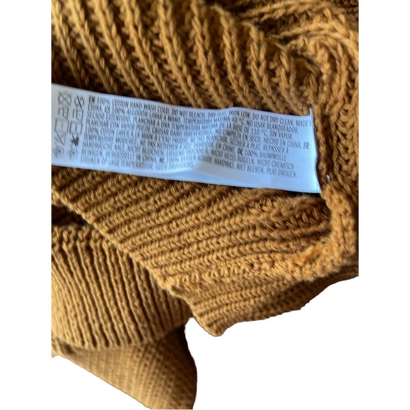 Forever 21 - 100 percent cotton low back sweater in EUC - Picture 5 of 5